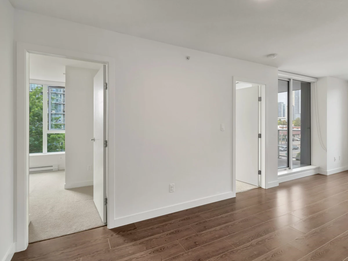 Kitchen Photo of 509 13696 100 Avenue, Surrey, BC