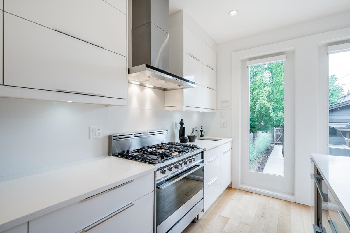 Breakfast Nook Photo of 33 E 22nd Avenue, Vancouver, BC