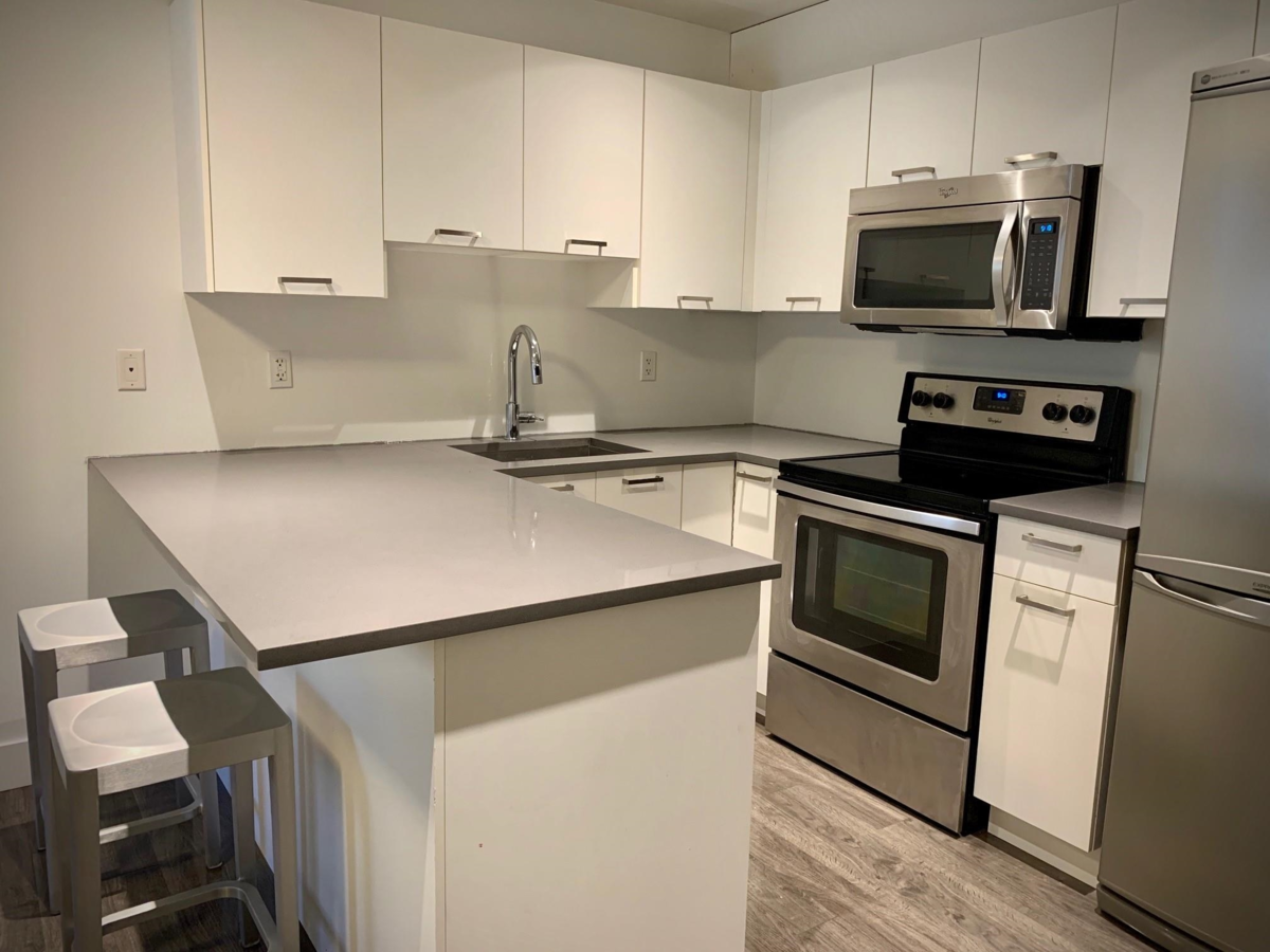 Front Yard Photo of 33 E 22nd Avenue, Vancouver, BC