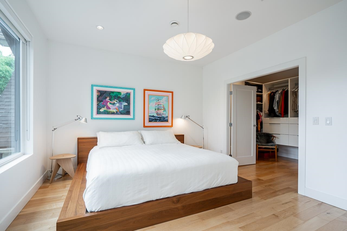 Powder Room Photo of 33 E 22nd Avenue, Vancouver, BC