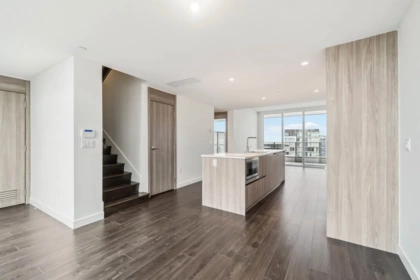 1486 8671 Hazelbridge Way, Richmond, BC, Richmond — Apartment/Condo for sale