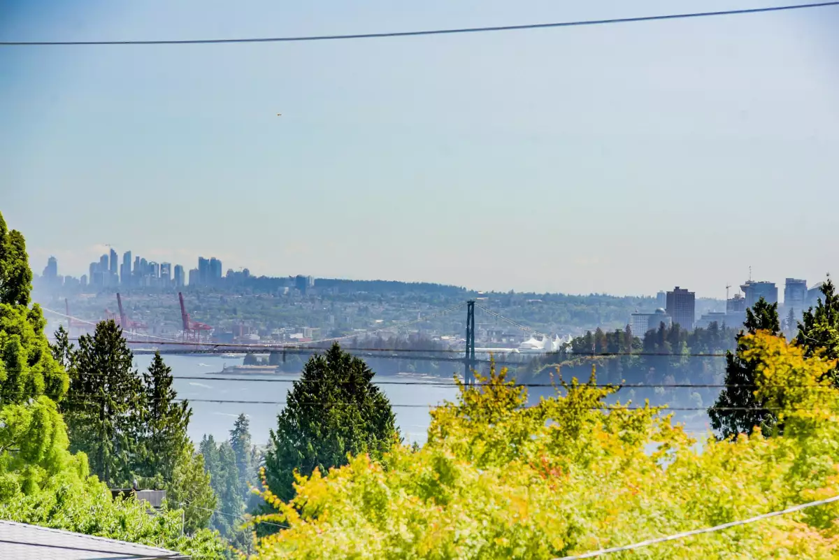 Backyard Photo of 2365 Queens Avenue, West Vancouver, BC