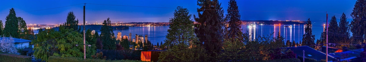 Family Room Photo of 2365 Queens Avenue, West Vancouver, BC