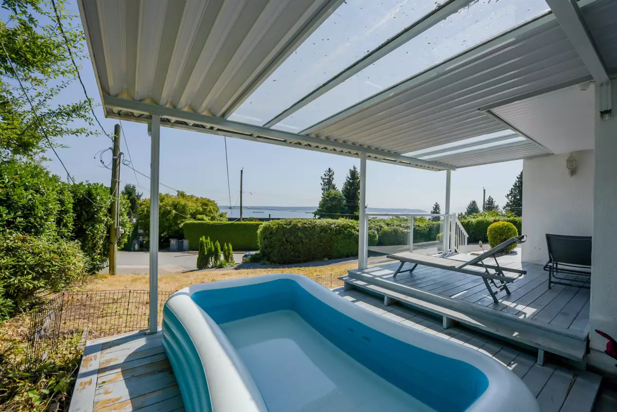 Outdoor Patio Photo of 2365 Queens Avenue, West Vancouver, BC