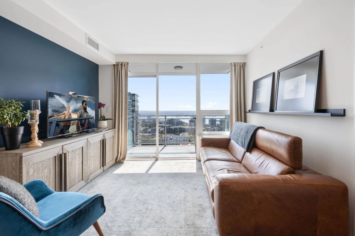 Dining Area Photo of 1703 125 E 14th Street, North Vancouver, BC