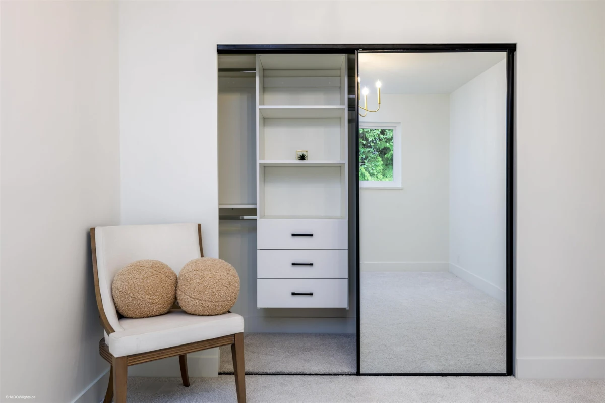 Walk-In Closet Photo of 60 53a Street, Delta, BC