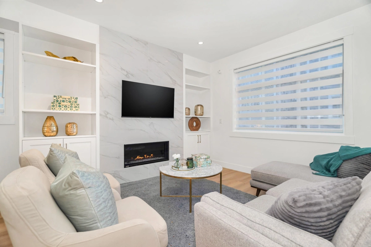 Family Room Photo of 14 9762 182a Street, Surrey, BC