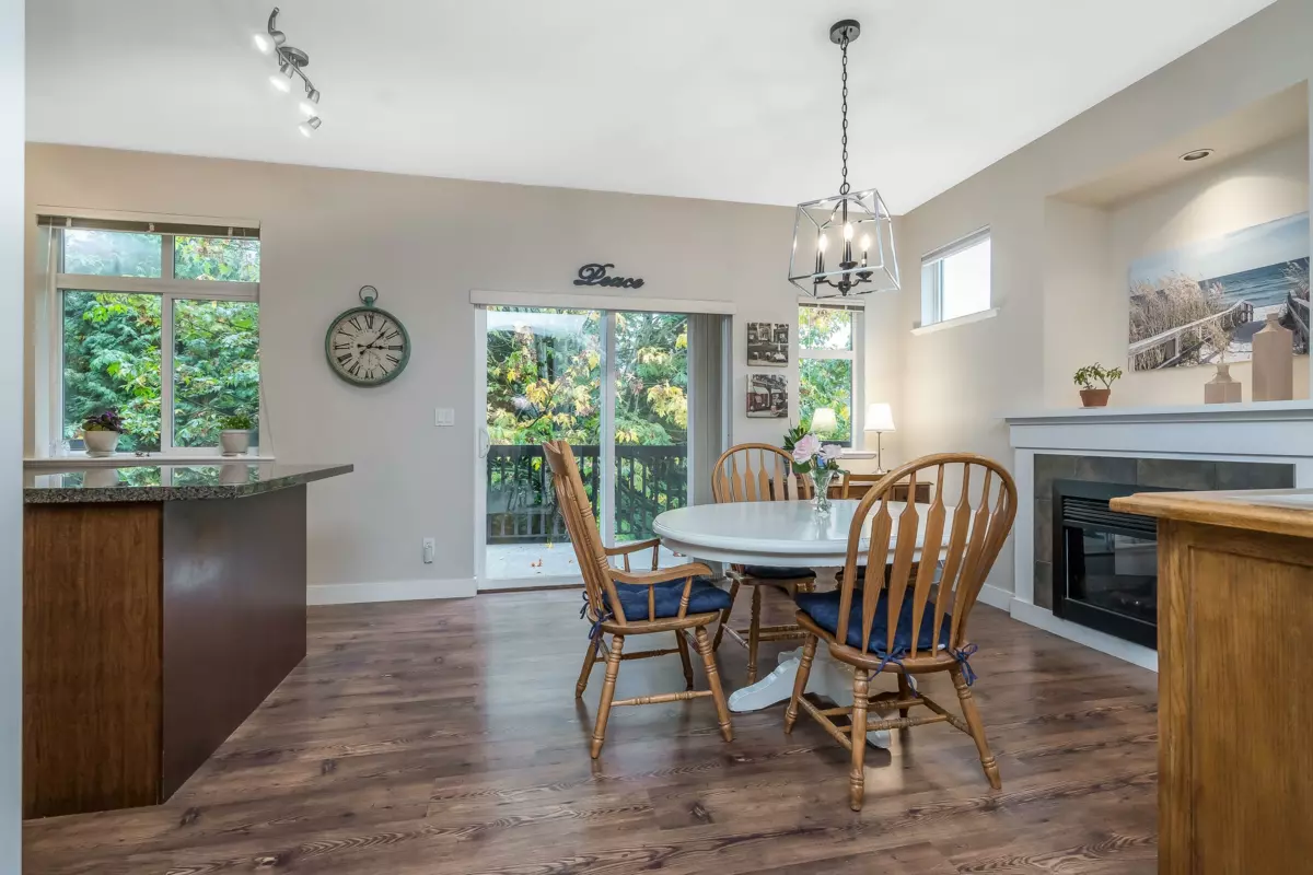 Kitchen Island Photo of 62 19932 70 Avenue, Langley, BC