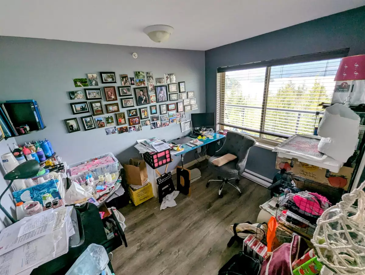 Kitchen Photo of 322 5780 Trail Avenue, Sechelt, BC