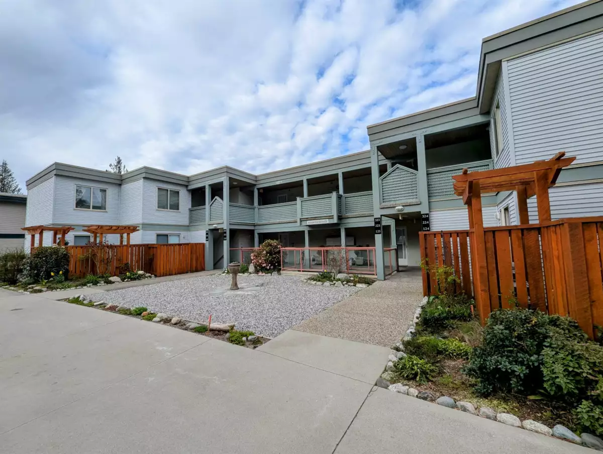 Living Room Photo of 322 5780 Trail Avenue, Sechelt, BC