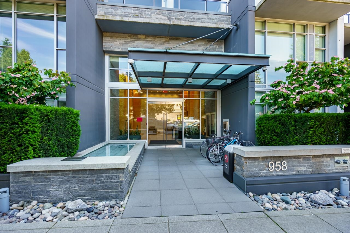 Outdoor Patio Photo of 505 958 Ridgeway Avenue, Coquitlam, BC