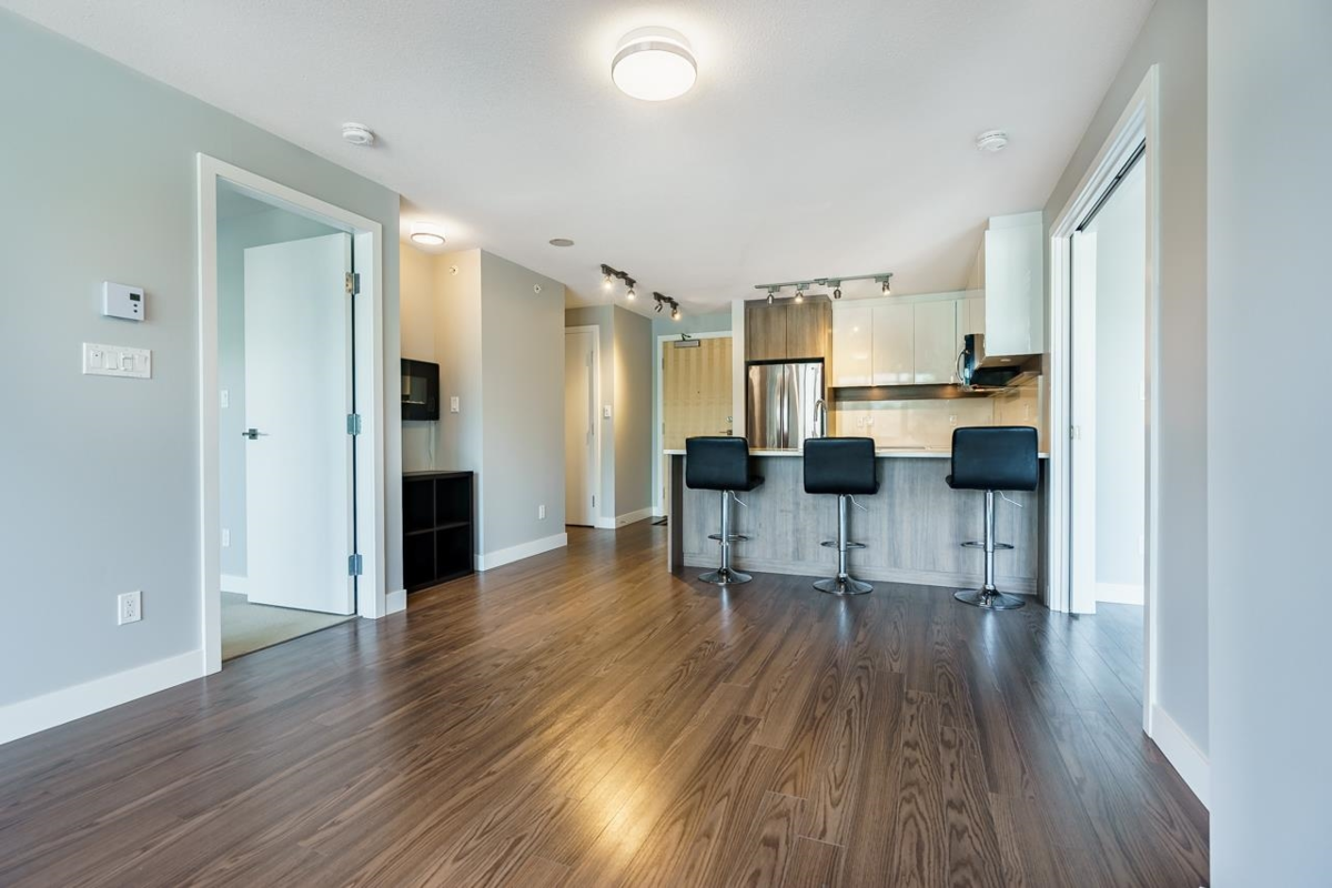 Walk-In Closet Photo of 505 958 Ridgeway Avenue, Coquitlam, BC