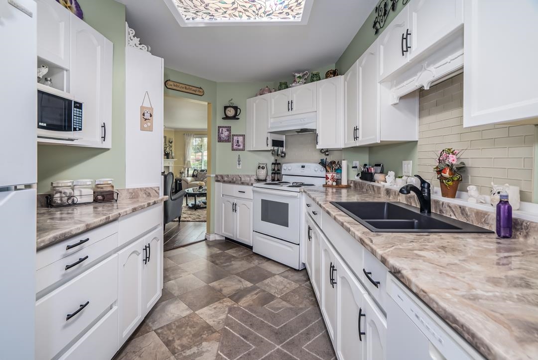 Primary Bathroom Photo of 38 3115 Trafalgar Street, Abbotsford, BC