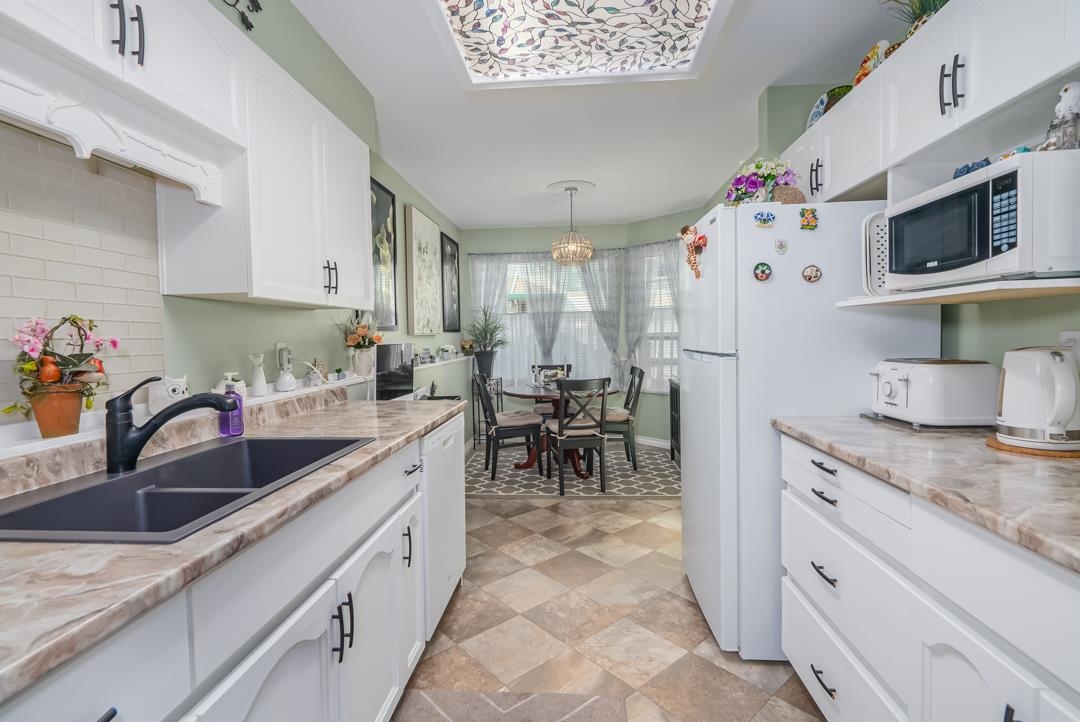 Primary Bedroom Photo of 38 3115 Trafalgar Street, Abbotsford, BC