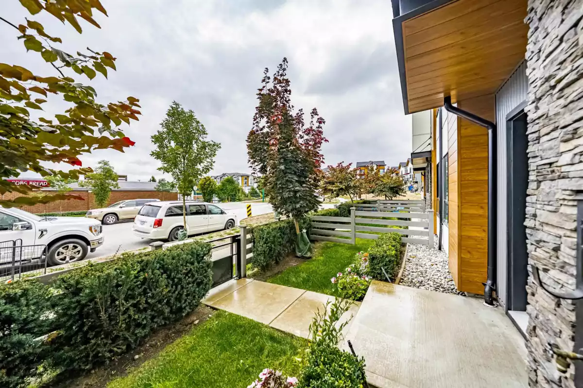 Garden / Landscaping Photo of 3 15151 Edmund Drive, Surrey, BC