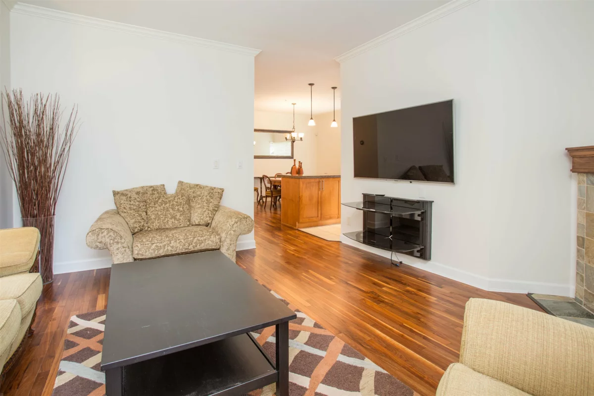 Bedroom 2 Photo of 10 3150 Sunnyhurst Road, North Vancouver, BC