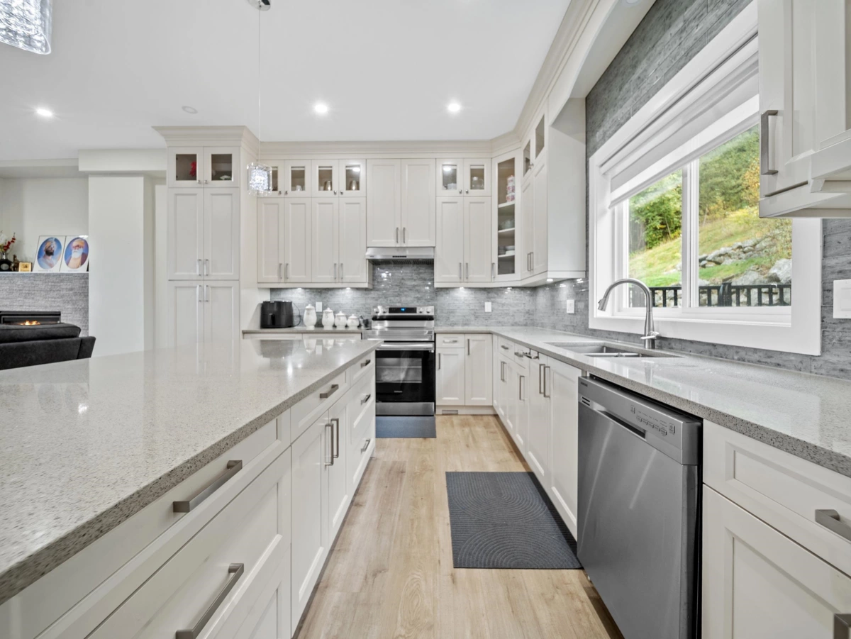 Breakfast Nook Photo of 8204 Harvest Place, Chilliwack, BC