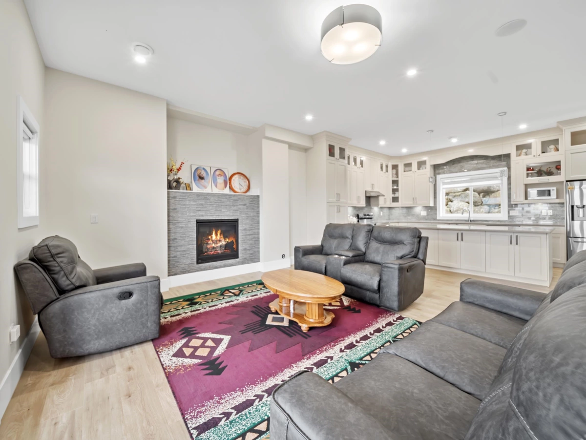 Kitchen Photo of 8204 Harvest Place, Chilliwack, BC