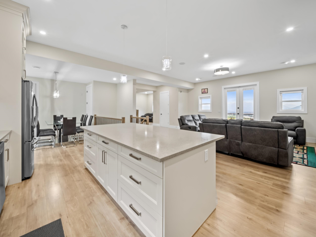 Primary Bathroom Photo of 8204 Harvest Place, Chilliwack, BC