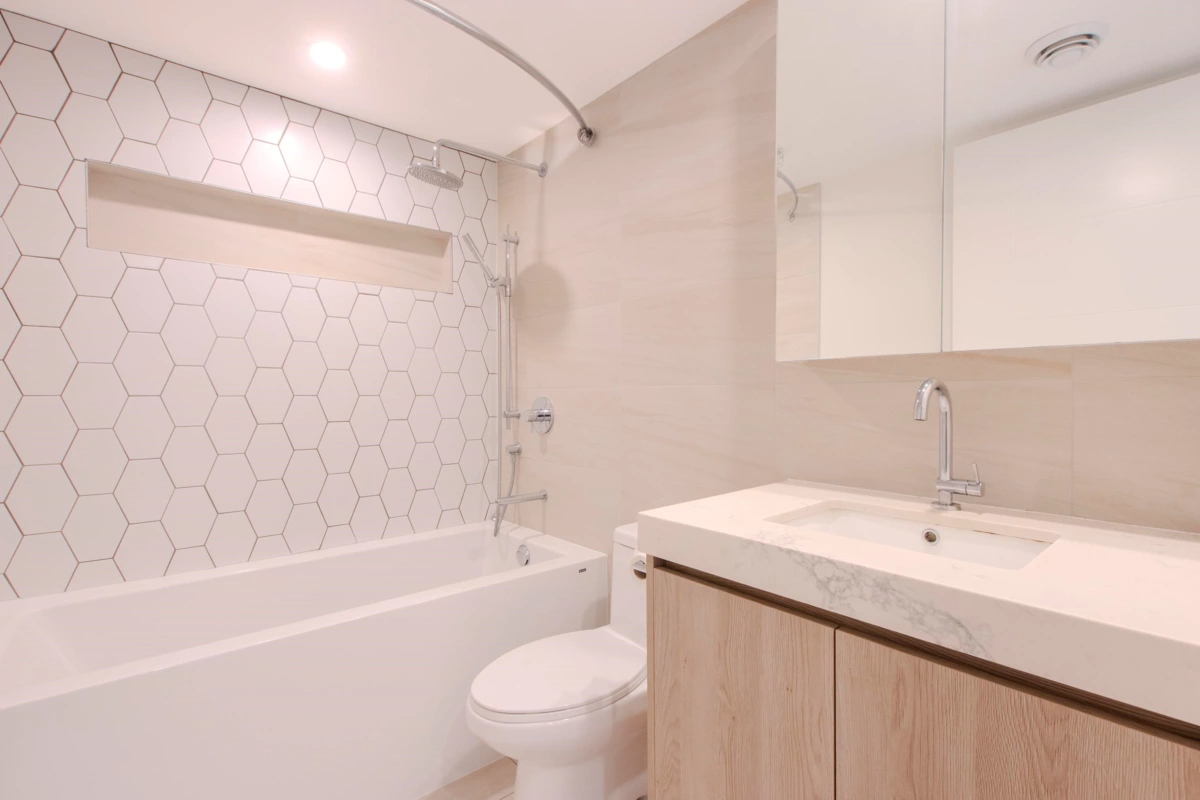 Kitchen Island Photo of 626 38362 Buckley Avenue, Squamish, BC