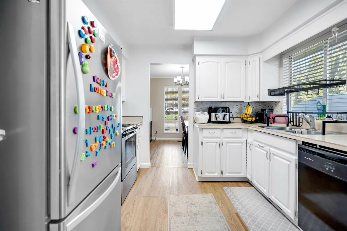 Breakfast Nook Photo of 14596 89 Avenue, Surrey, BC