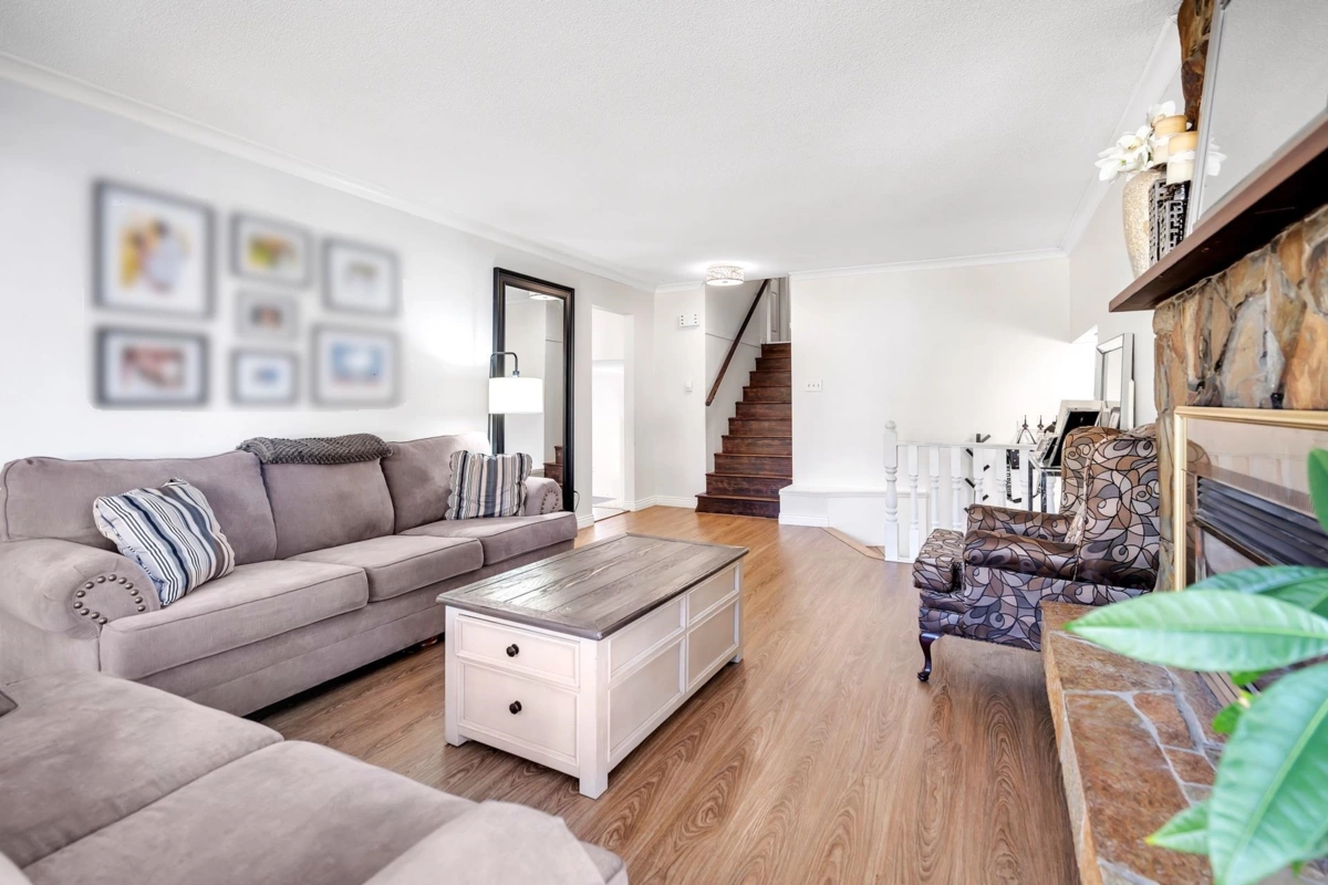 Dining Area Photo of 14596 89 Avenue, Surrey, BC