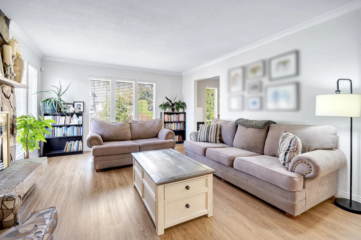 Family Room Photo of 14596 89 Avenue, Surrey, BC