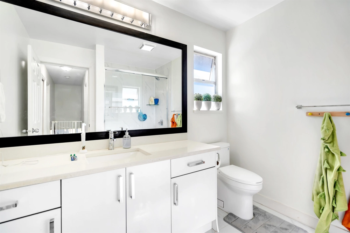 Loft / Bonus Room Photo of 14596 89 Avenue, Surrey, BC