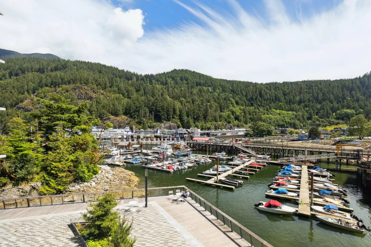 Guest Bathroom Photo of 503 6707 Nelson Avenue, West Vancouver, BC