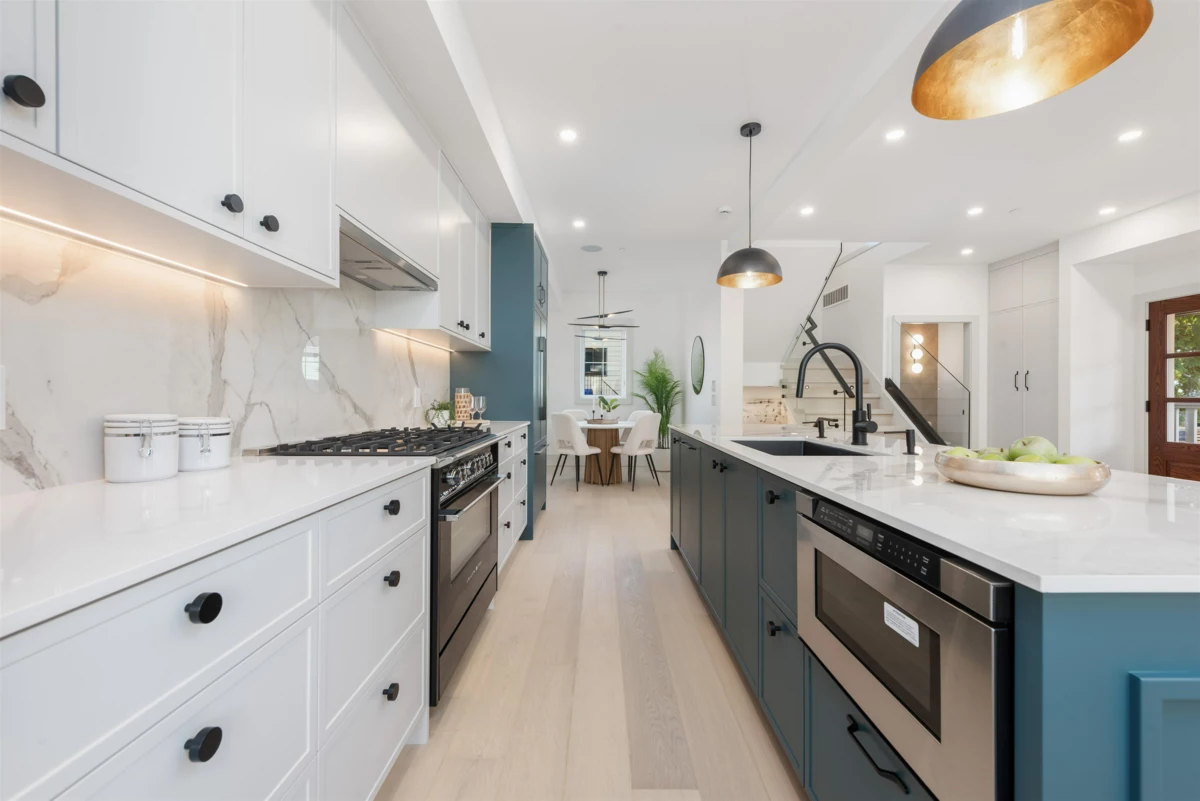 Dining Area Photo of 1 375 E 33rd Avenue, Vancouver, BC