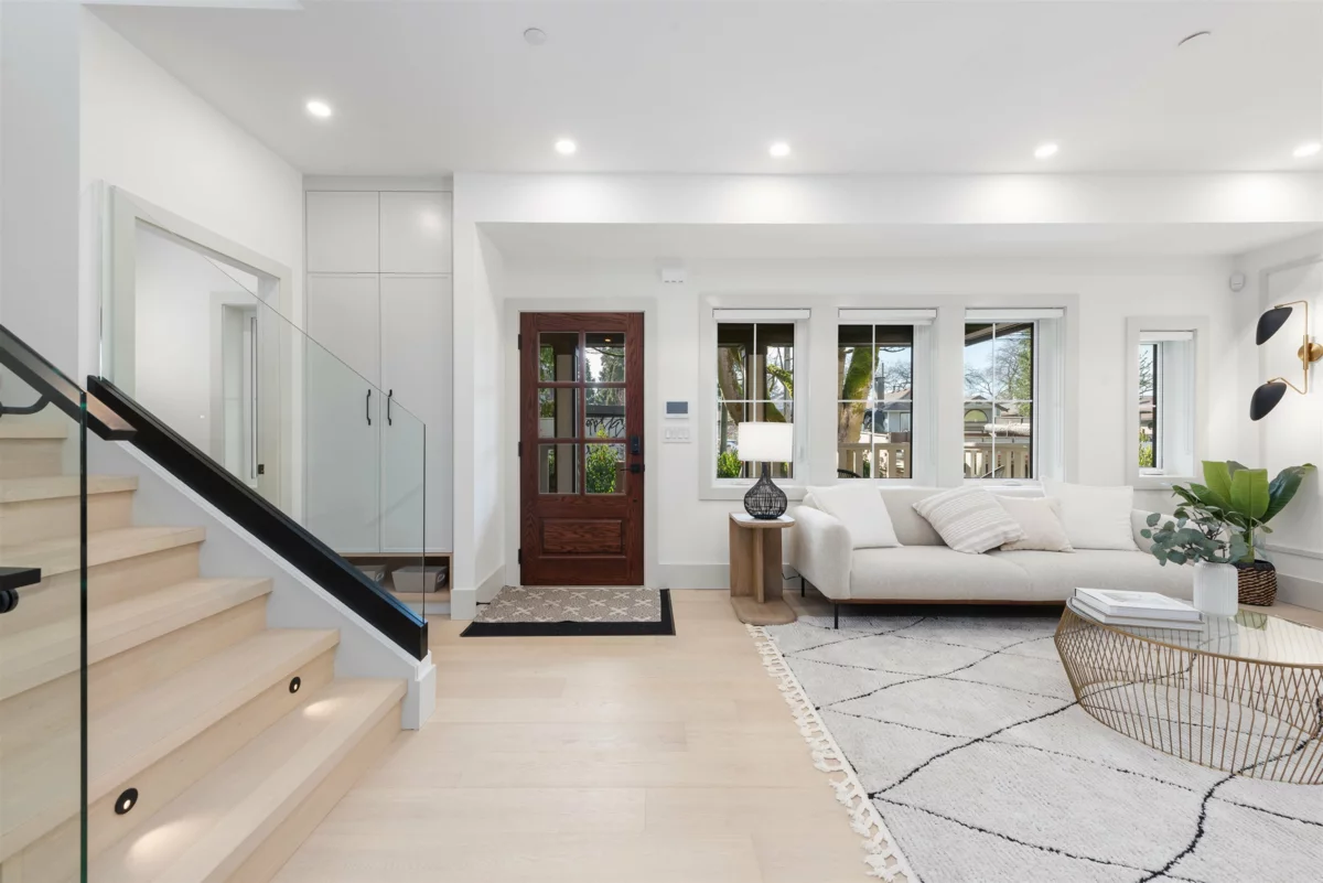 Family Room Photo of 1 375 E 33rd Avenue, Vancouver, BC