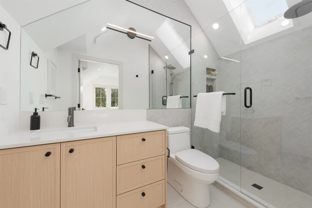 Primary Bedroom Photo of 1 375 E 33rd Avenue, Vancouver, BC