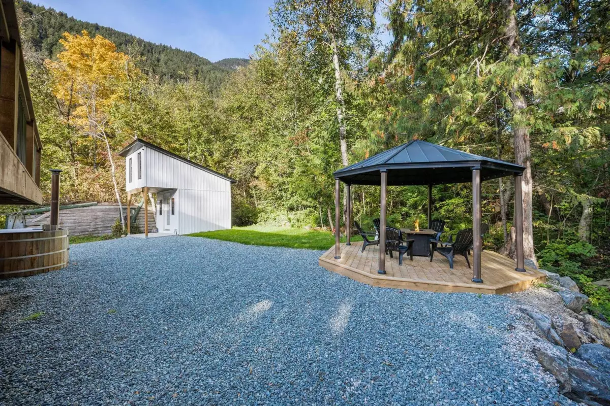 Guest Bathroom Photo of 66686 Kawkawa Lake Road, Hope, BC