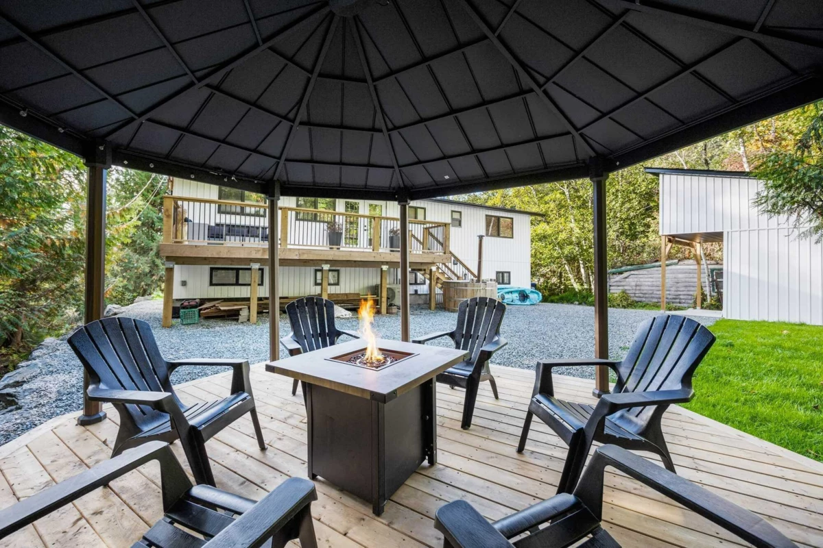 Powder Room Photo of 66686 Kawkawa Lake Road, Hope, BC