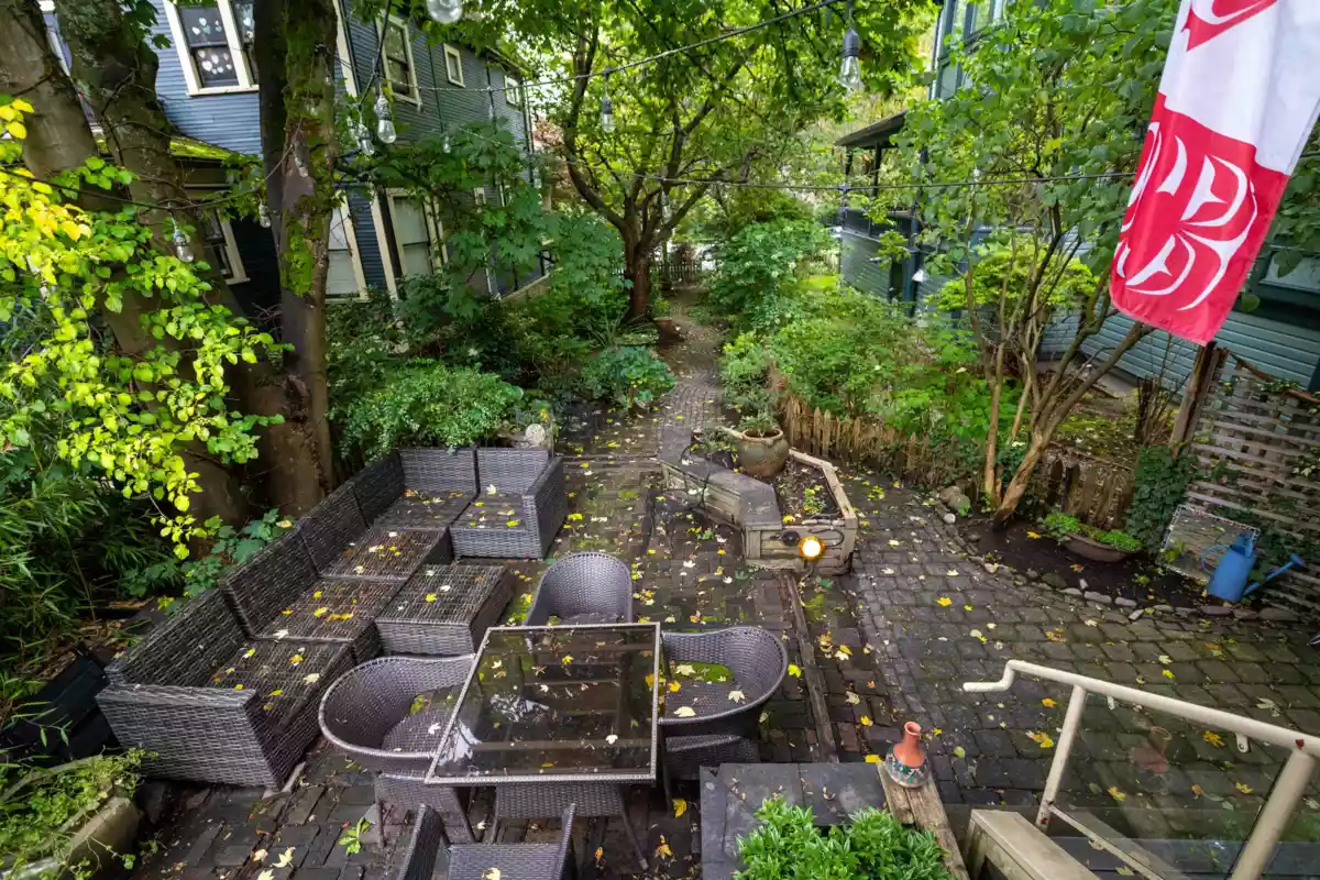 Backyard Photo of 1119 Pendrell Street, Vancouver, BC