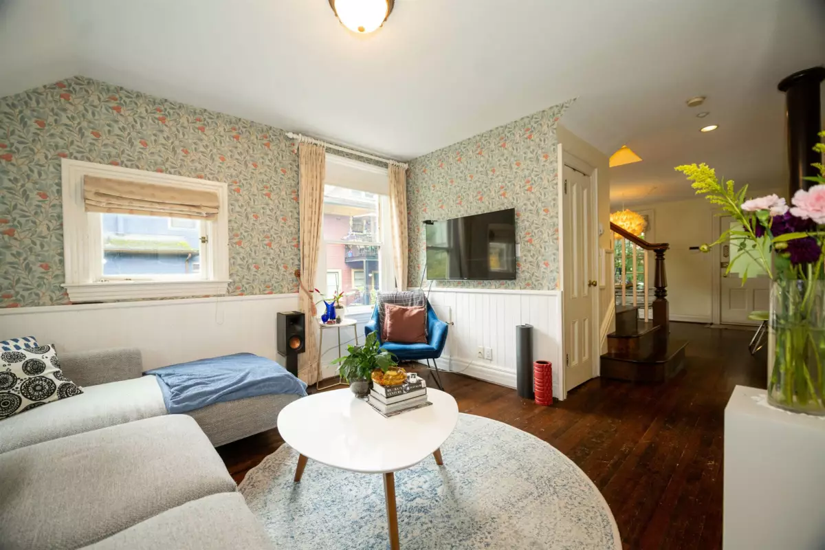 Breakfast Nook Photo of 1119 Pendrell Street, Vancouver, BC