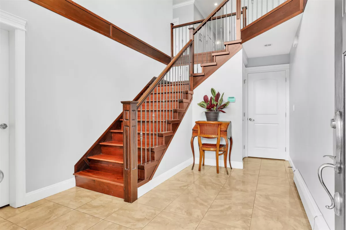 Basement Recreation Room Photo of 943 Harris Avenue, Coquitlam, BC