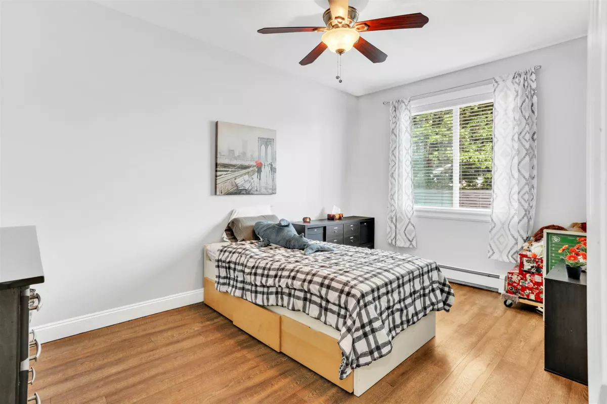 Bedroom 4 Photo of 943 Harris Avenue, Coquitlam, BC