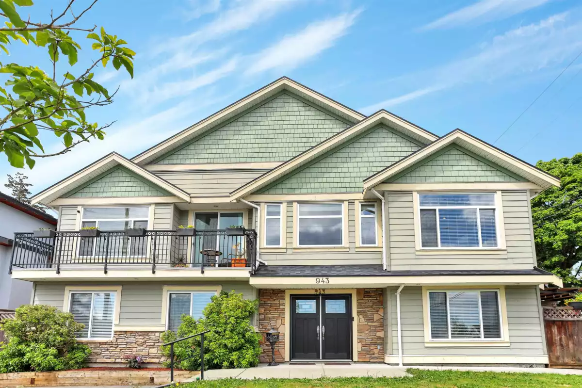Exterior Front Photo of 943 Harris Avenue, Coquitlam, BC