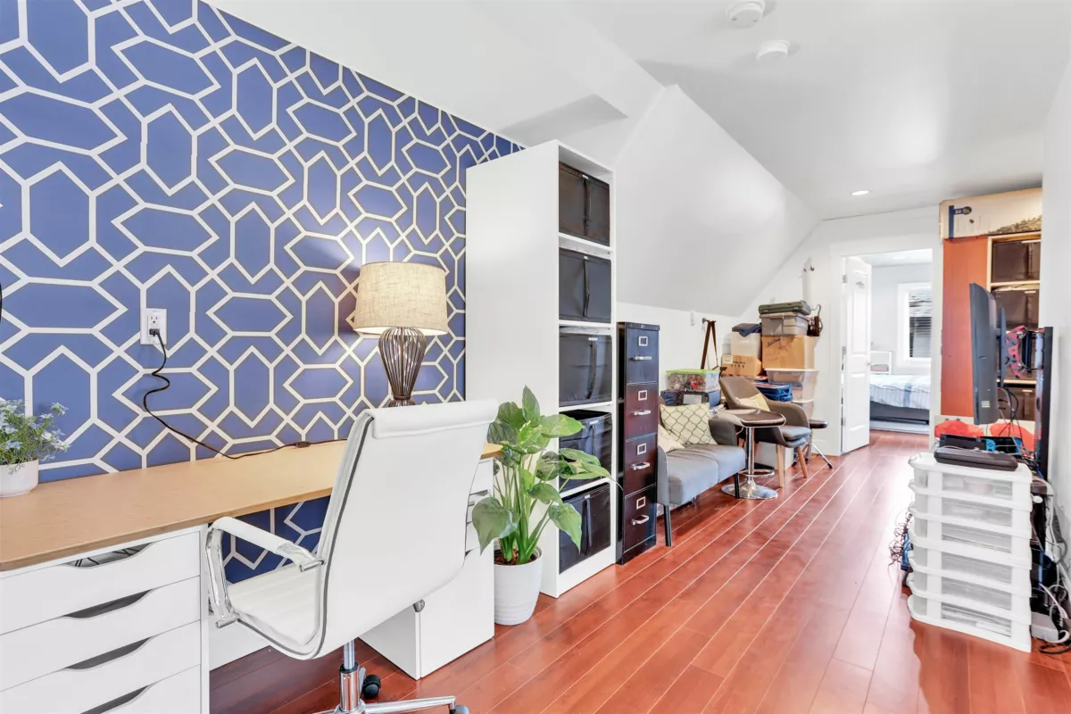 Guest Bathroom Photo of 943 Harris Avenue, Coquitlam, BC