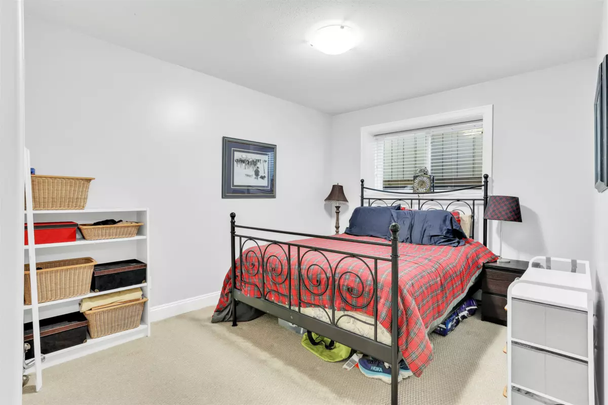 Hallway Photo of 943 Harris Avenue, Coquitlam, BC