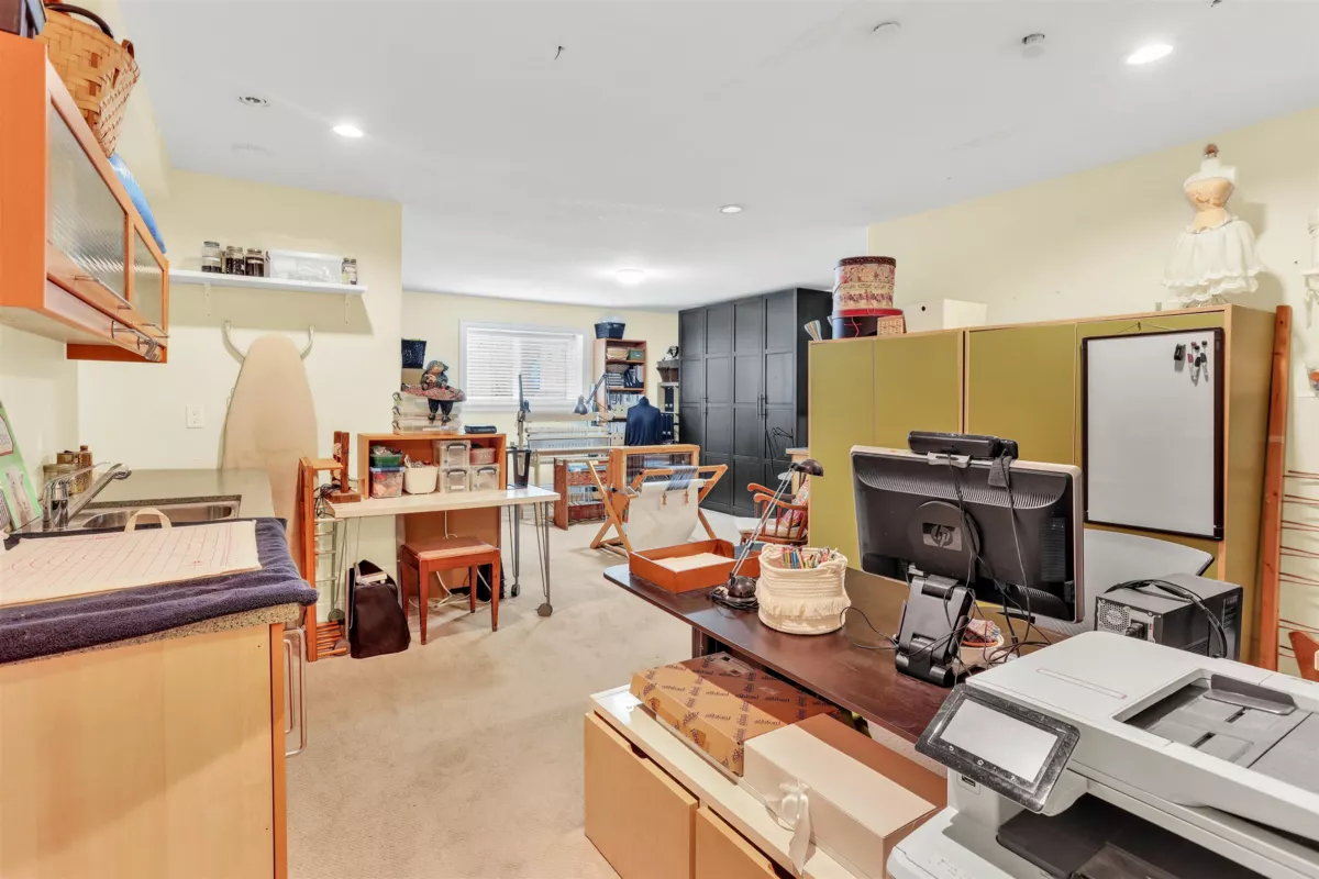 Laundry Room Photo of 943 Harris Avenue, Coquitlam, BC