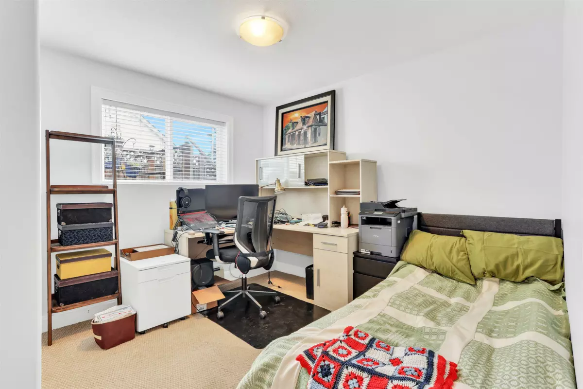 Staircase Photo of 943 Harris Avenue, Coquitlam, BC