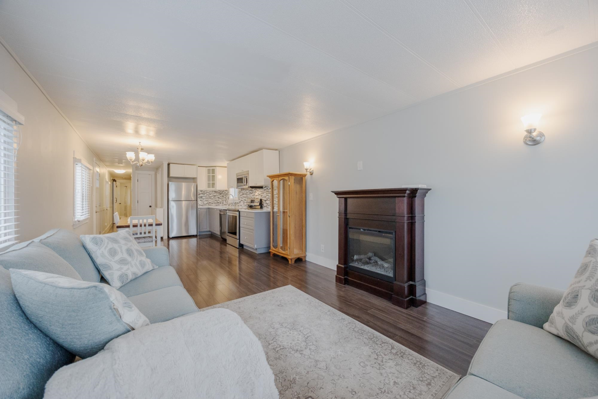 Guest Bathroom Photo of 78 19636 Pinyon Lane, Pitt Meadows, BC