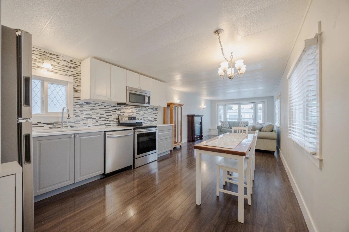 Kitchen Island Photo of 78 19636 Pinyon Lane, Pitt Meadows, BC