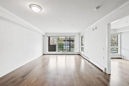 202 857 W 15th Street, North Vancouver, BC, North Vancouver — Apartment/Condo for sale