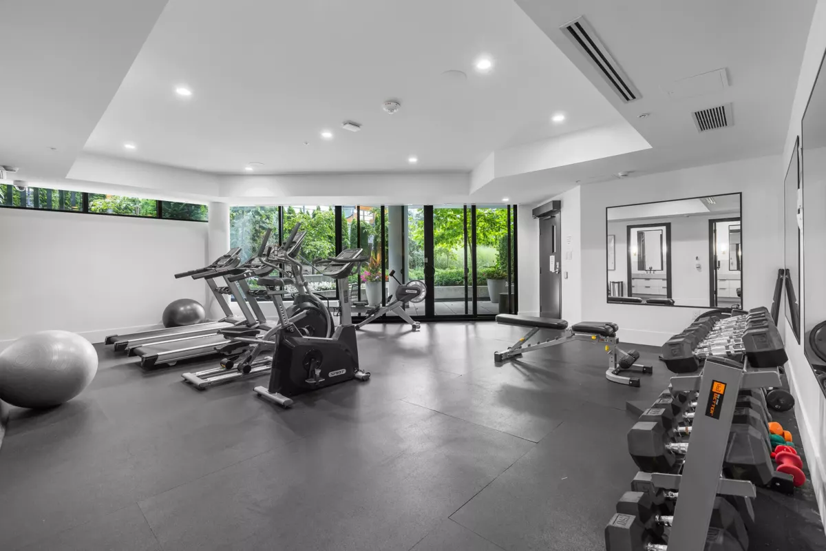 Aerial View of 602 14825 Thrift Avenue, White Rock, BC