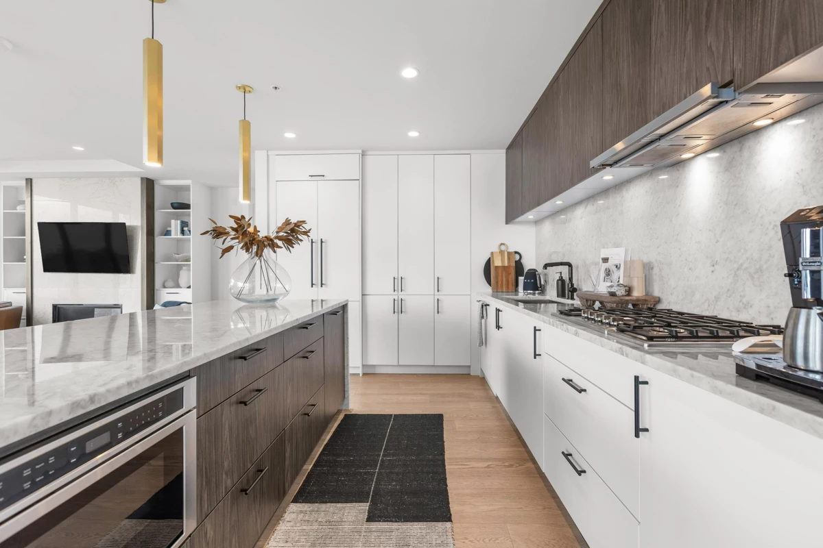 Breakfast Nook Photo of 602 14825 Thrift Avenue, White Rock, BC