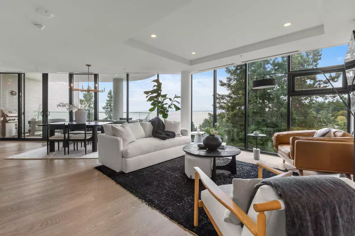 Family Room Photo of 602 14825 Thrift Avenue, White Rock, BC