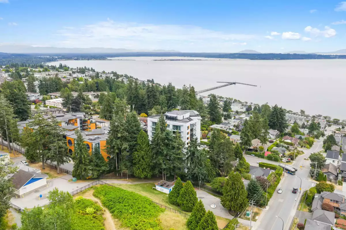 Fitness Center Photo Near 602 14825 Thrift Avenue, White Rock, BC